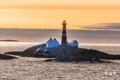 Is There Any Significance to Removing the Old Red Cloth from a Stone Lion? What Should Be Done?