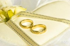 Is it good for babies to wear gold bracelets? Why do people say babies should wear silver instead of gold