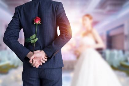 男牛女狗的婚姻是否相配？如何才能討好女狗的喜歡？