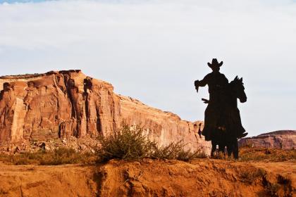 牛見馬，街上會唱話這句話是什麼意思？