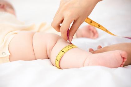 凌晨3點出生的屬蛇男孩如何起名，宜用什麼字